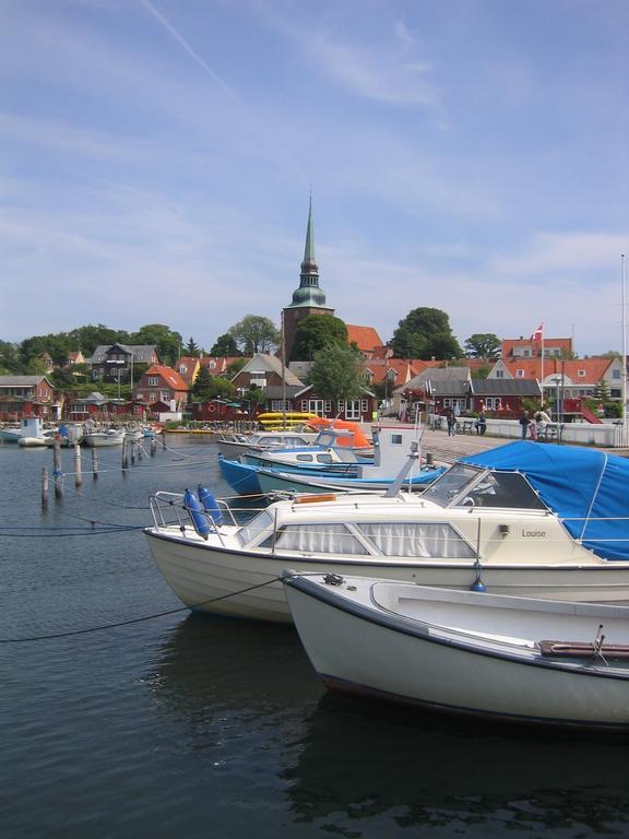 Den Gamle Gaard Apartments Nysted Екстер'єр фото